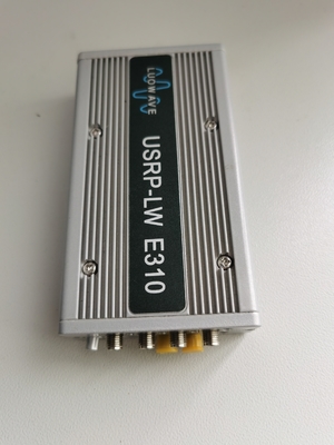 واحد اندازه گیری محور 9 رادیویی با نرم افزار USRP قابل حمل E310