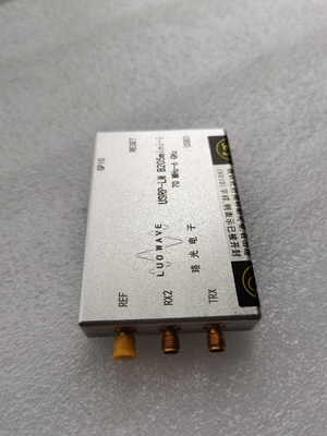 فرستنده گیرنده USB SDR 6.1×9.7×1.5 سانتی متر با اندازه کوچک Ettus B205mini 12 بیتی