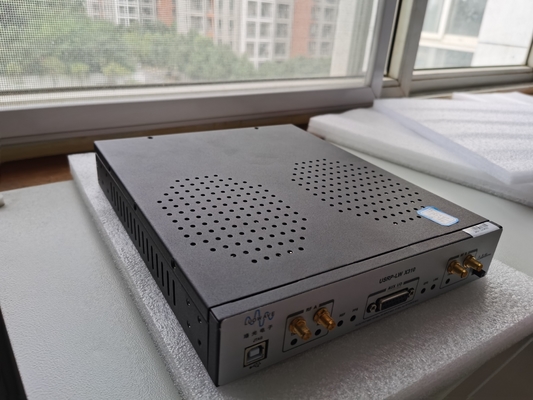 خرید رادیو تعریف شده نرم افزاری با کارایی بالا SDR SDR USRP 2950 با فرکانس مقیاس پذیر 120 مگاهرتز تولید آنلاین